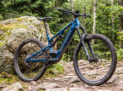 Rocky Mountain Altitude Powerplay 3 z napędem Dyname 4.0